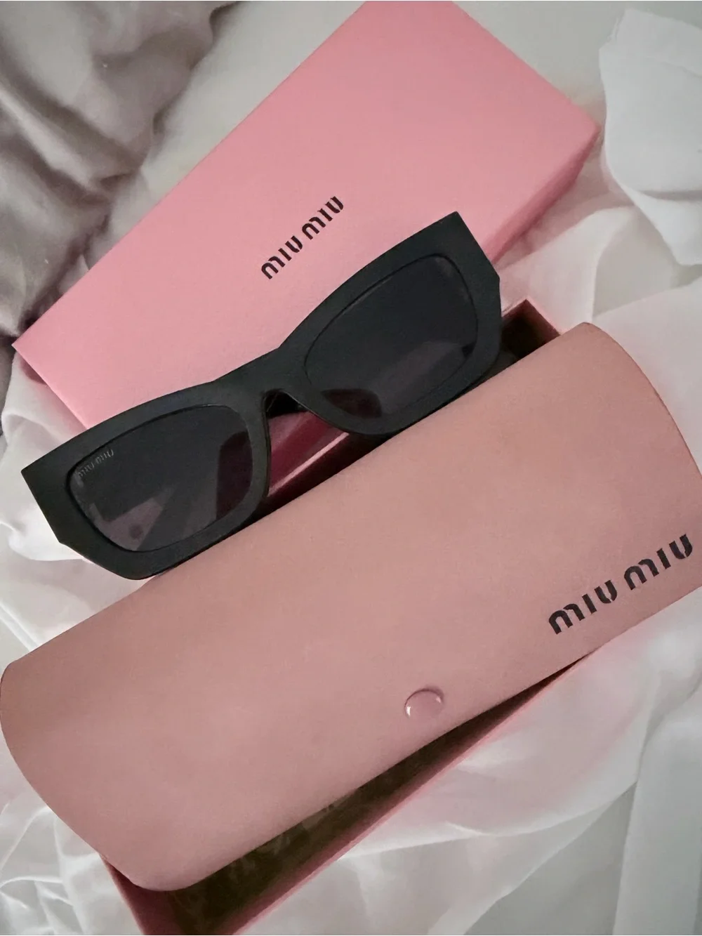 Fashion Black Cat-Eye Women's Sunglasses - Picture 1 of 4